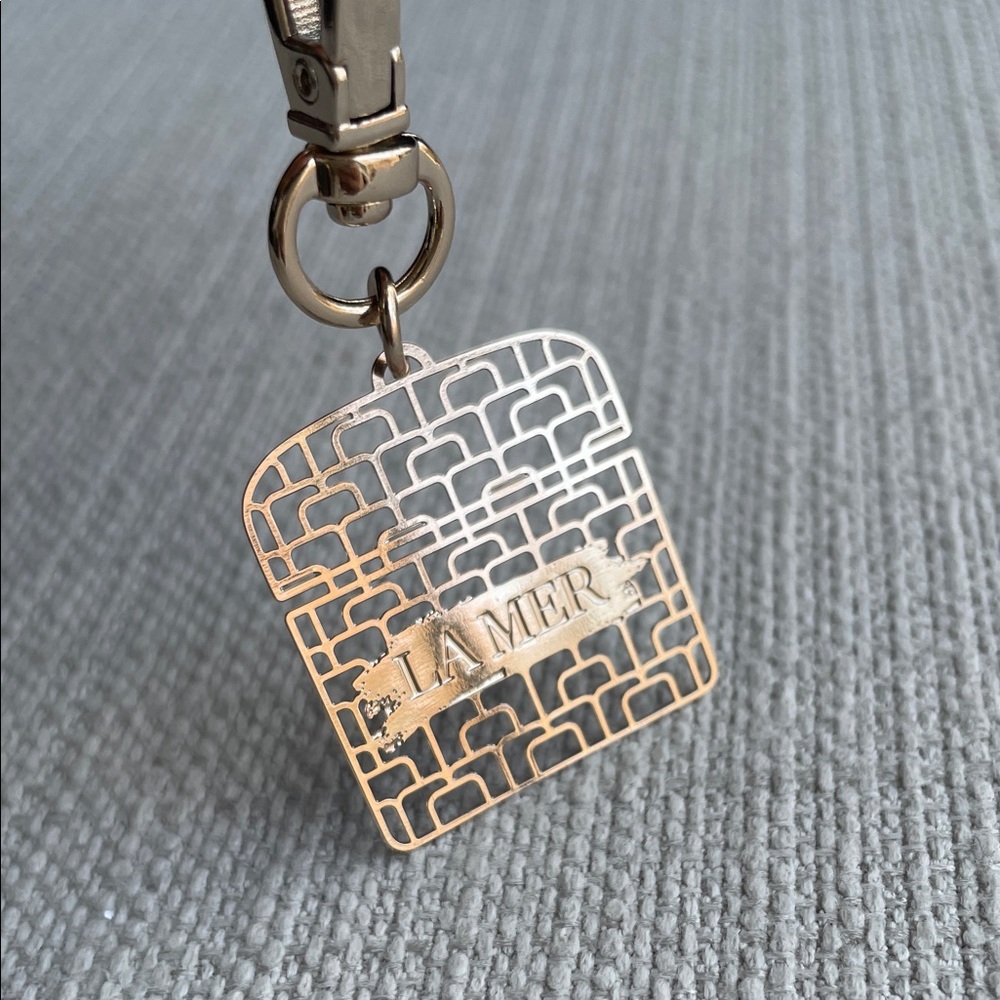 La Mer Gold-Tone Logo charm Keychain